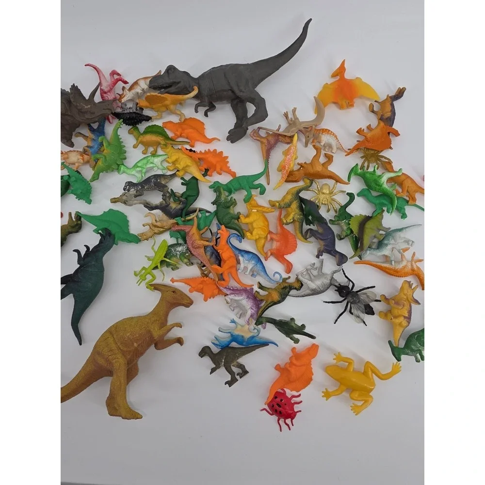 Large Lot  Rubber Plastic  DINOSAURS Toys Vintage